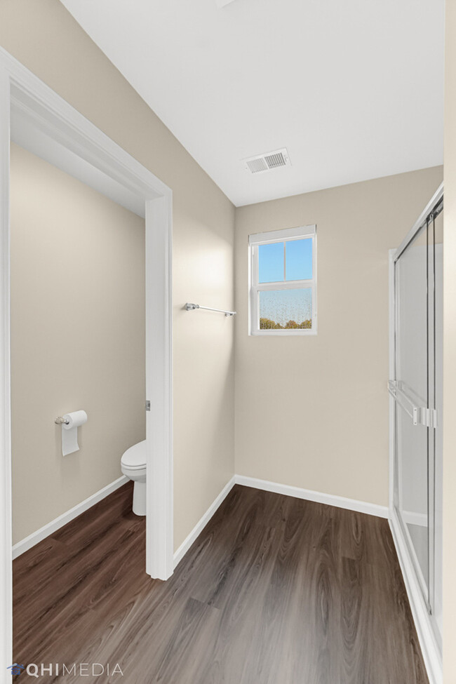 Building Photo - 597 Watercress Dr