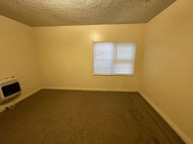 Building Photo - 1 bedroom near ACU