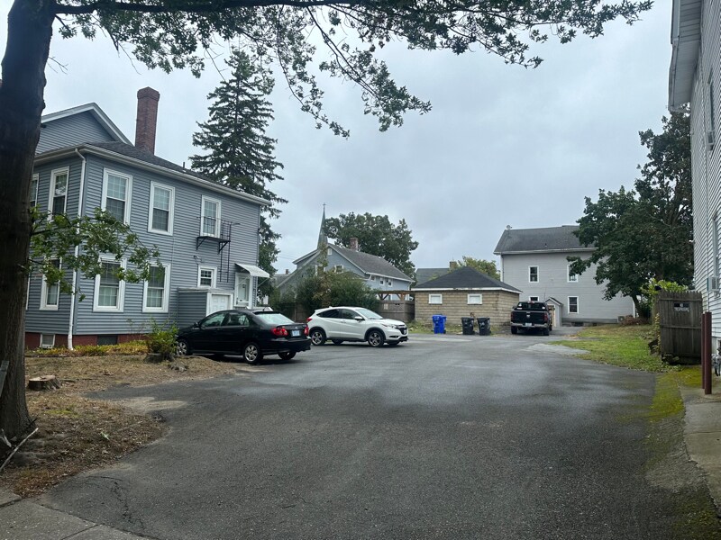 Building Photo - 30 Brown St