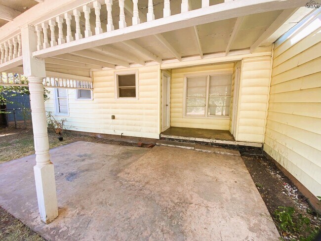 Building Photo - 309 Rockwood Dr