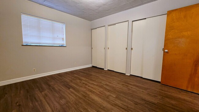 Building Photo - 495 Compton Rd