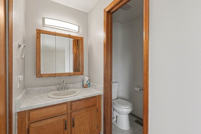 Building Photo - Spacious Home Wi/Large Fenced Yard + Covered Patio + Easy Denver/Boulder Commute