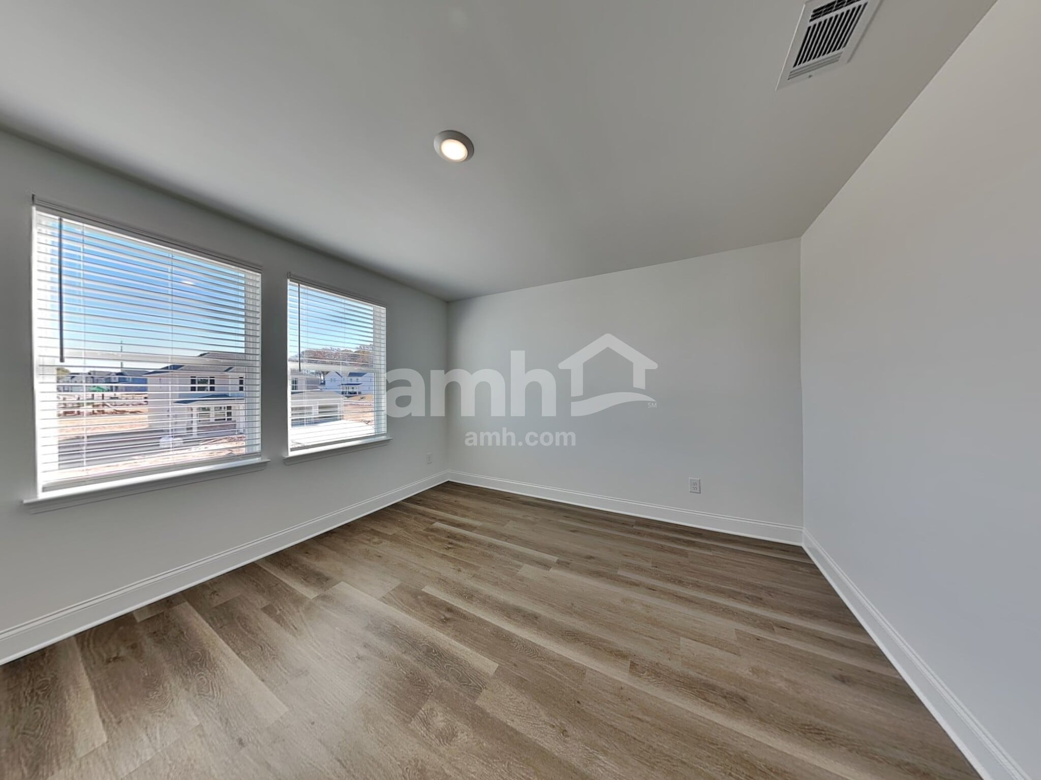 Building Photo - 510 Pointe Dr