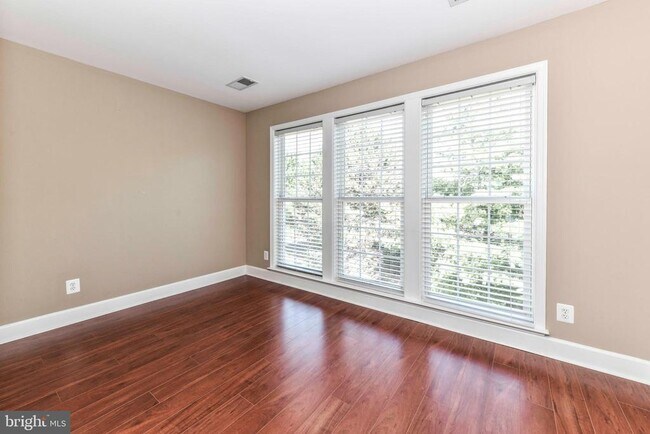 Building Photo - 42832 Bittner Square