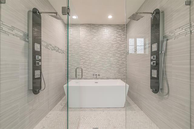 Building Photo - 3909 Trail Lake Dr