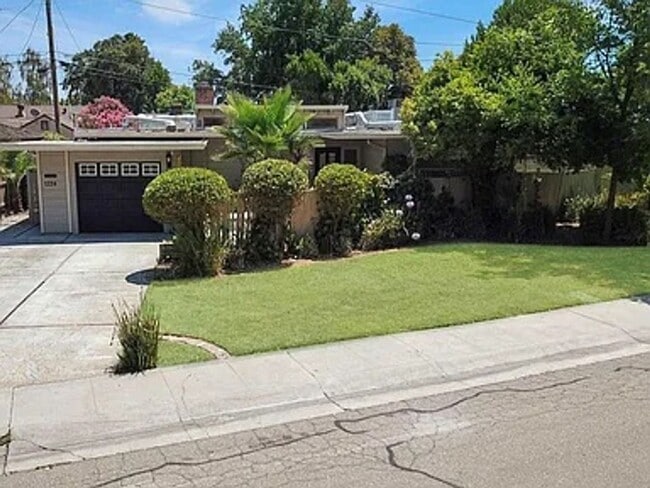 Building Photo - Charming 3BR House in Stockton