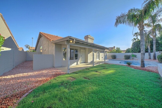 Building Photo - 8940 E Palm Ridge Dr