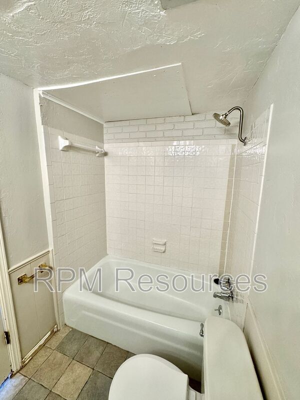 Building Photo - 11407 N May Ave