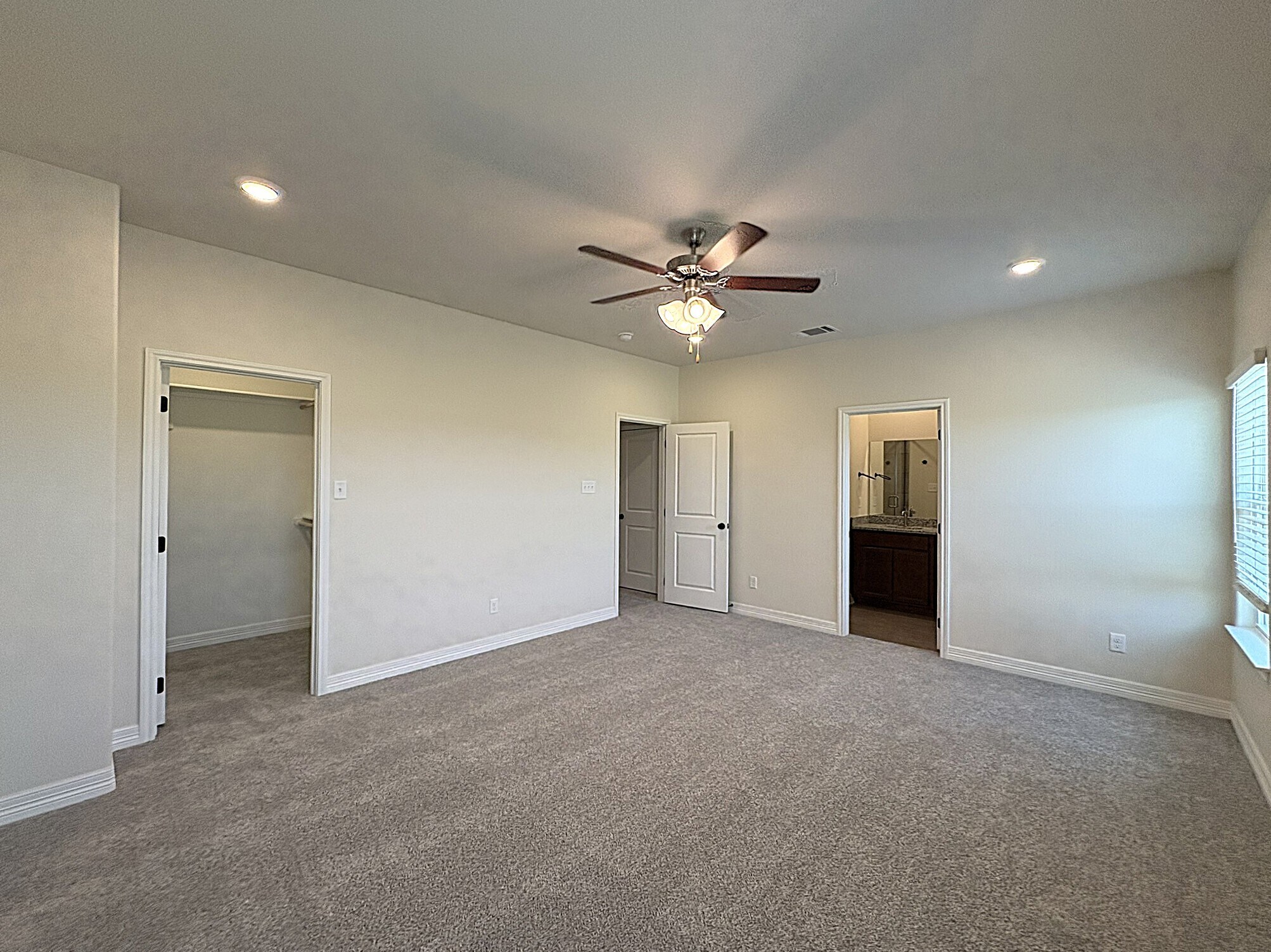 Building Photo - 1154 Lindsey Dr