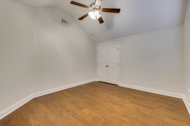 Building Photo - 226 Sandleton Way