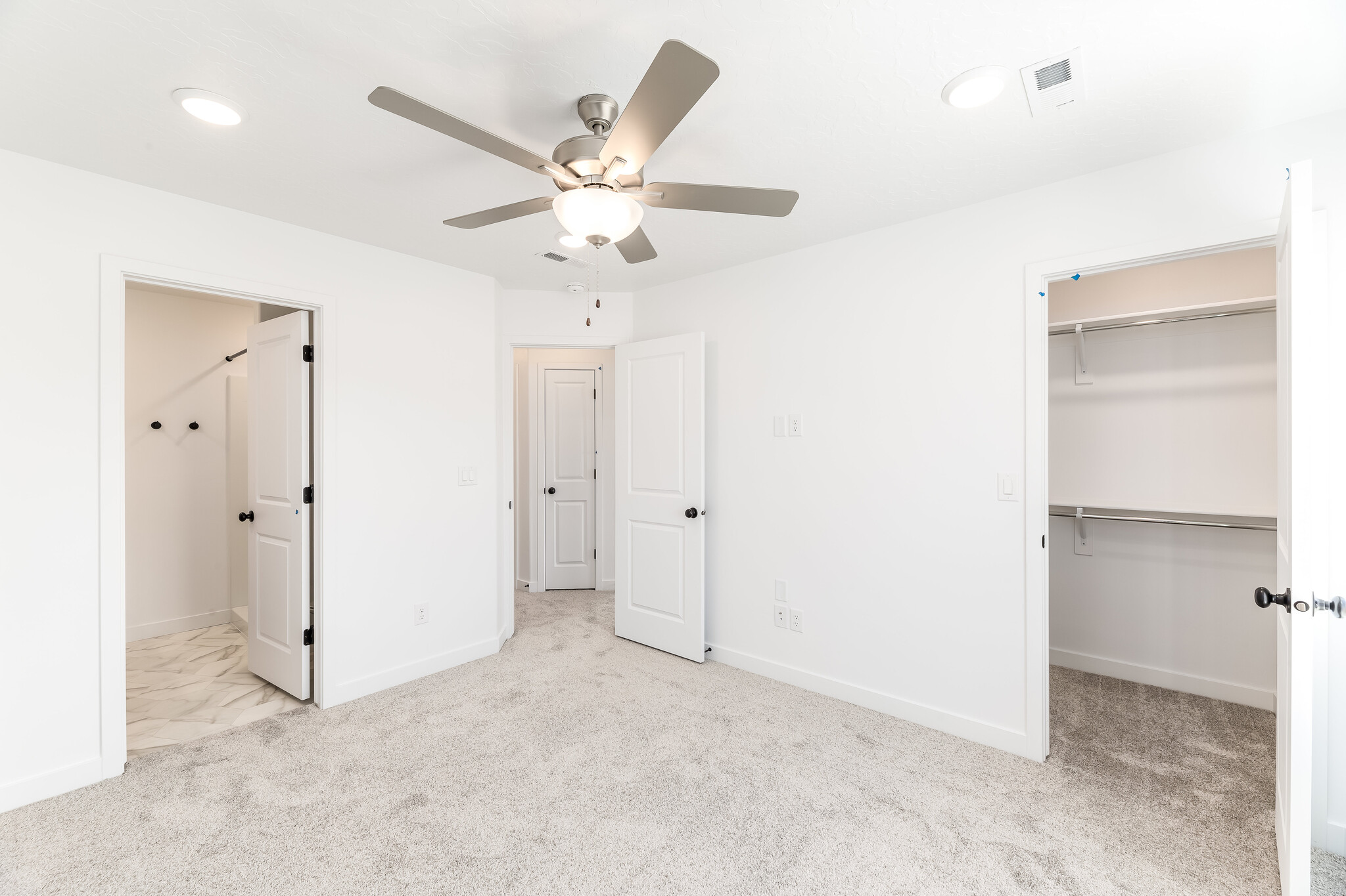 Building Photo - 4198 W Gooseneck Ct