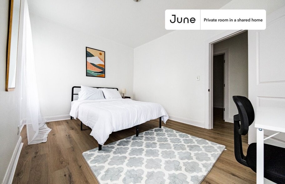 Building Photo - Private bedroom in 4 bed/1 bath Home