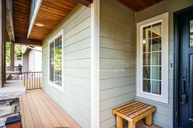 Building Photo - 17603 SW Cody Ln