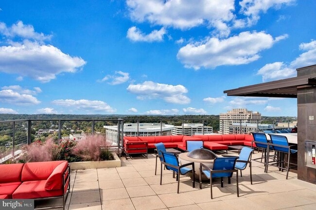 Building Photo - 851 N Glebe Rd