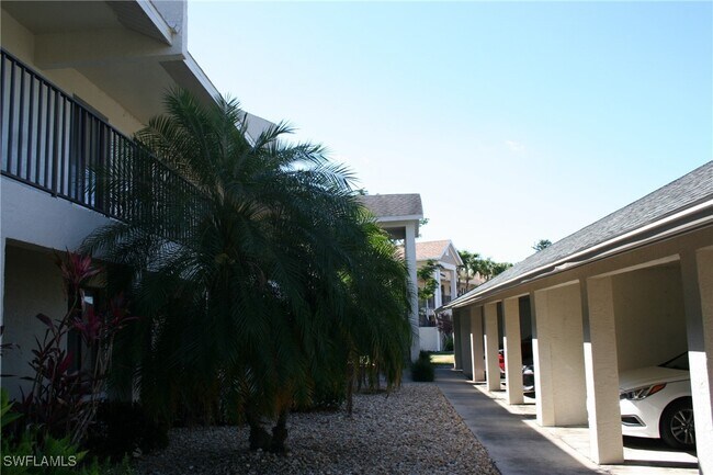 Building Photo - 15160 Riverbend Blvd