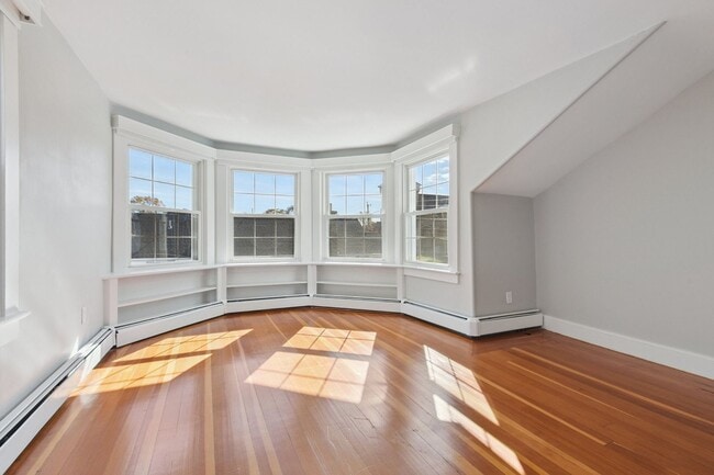 Building Photo - 9 Haigh Ave