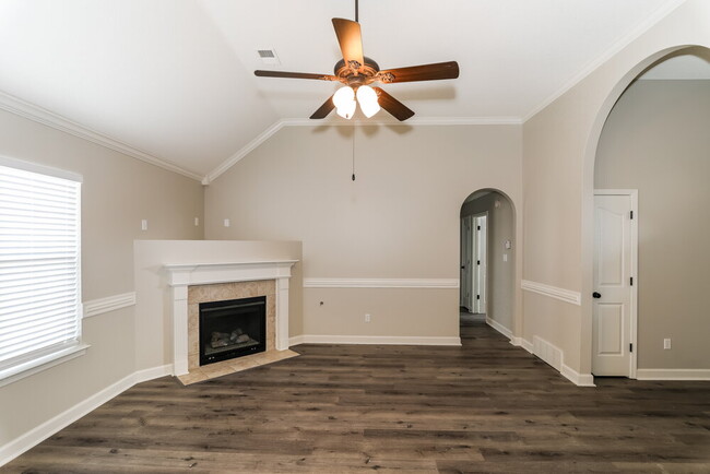Building Photo - 8419 Pinnacle Dr