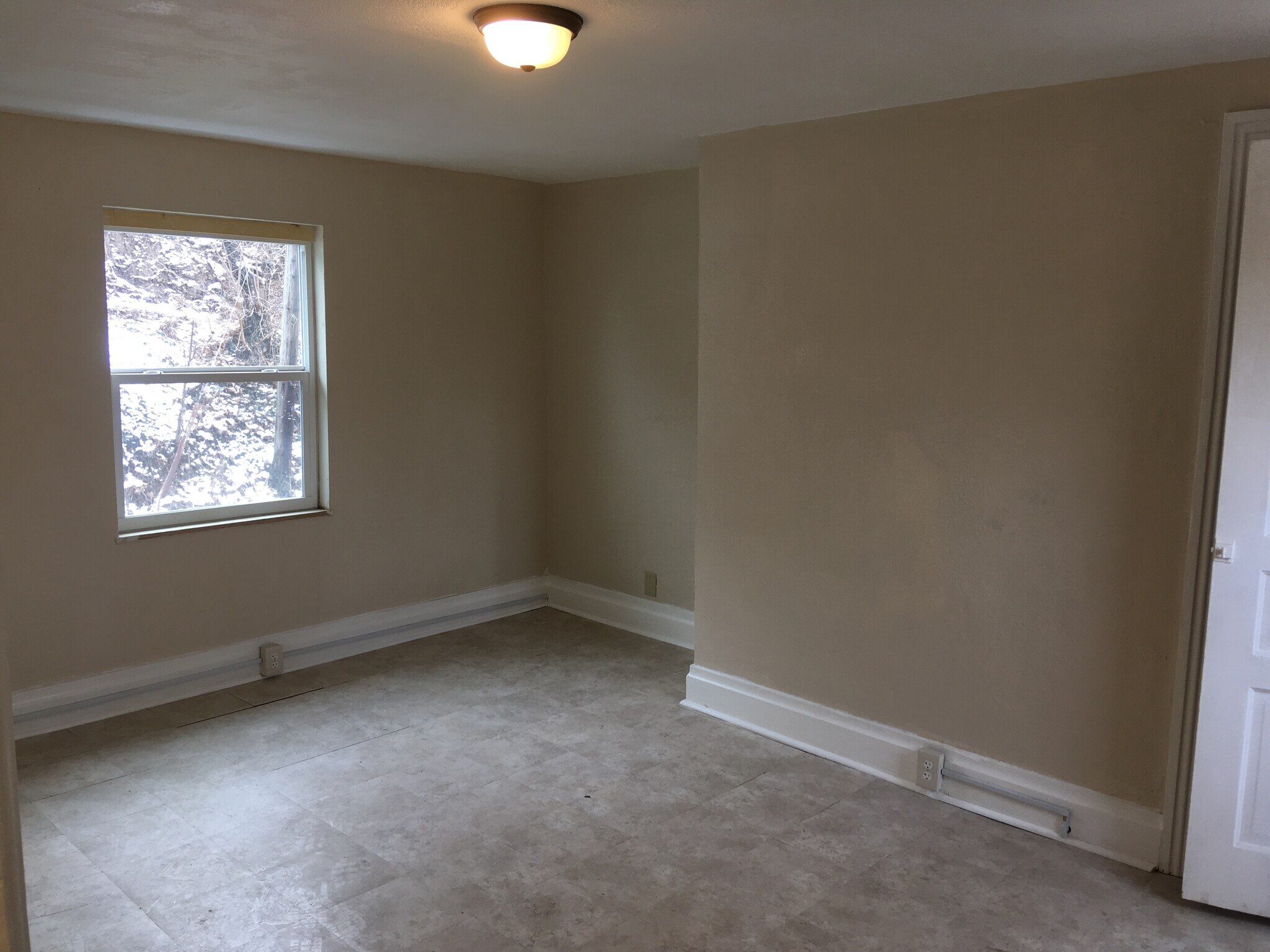 Building Photo - 4561 Mt Troy Rd