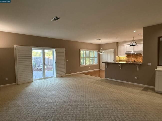 Building Photo - 600 Bourne Ct