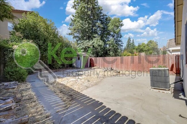 Building Photo - 9105 Pinto Canyon Way