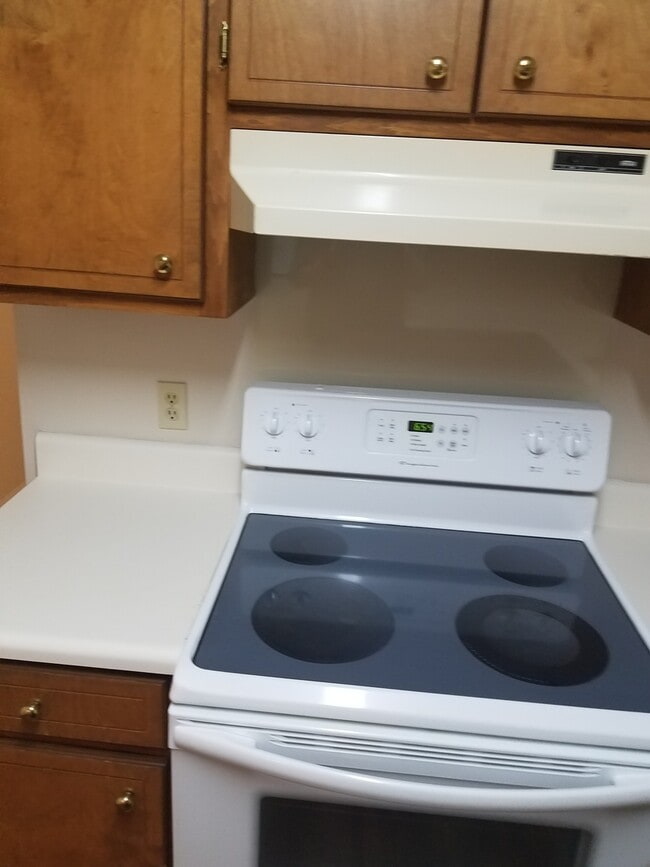 Building Photo - 6126 Vinnie Dr