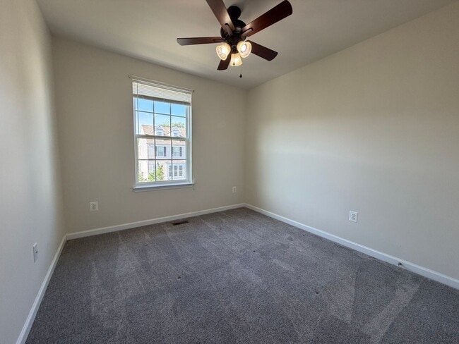 Building Photo - 43561 Marguerite Way
