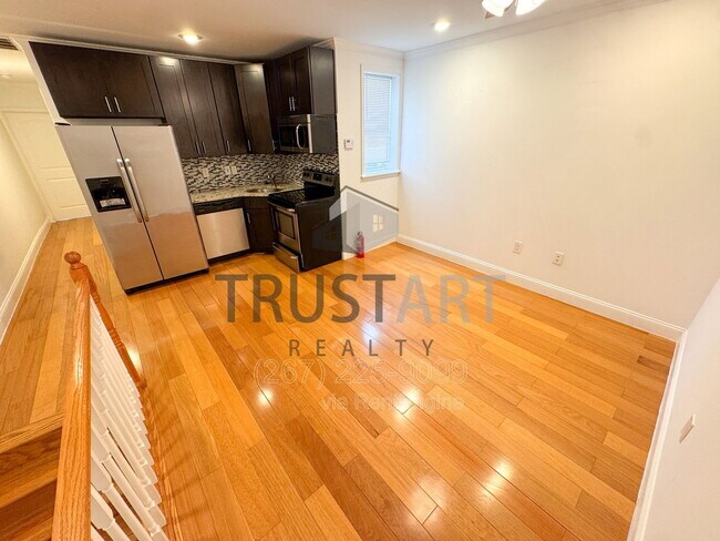 Building Photo - 2329 S 15th St