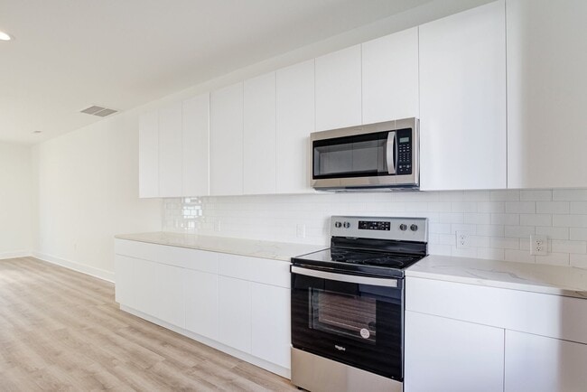 Building Photo - Luxury 3 Bed Townhome in Durham RTP