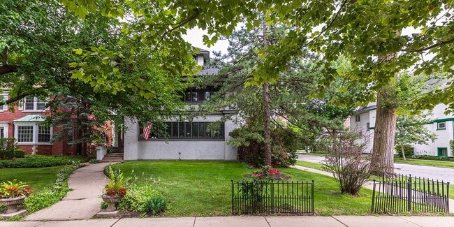 Building Photo - 202 Ridgeland Ave