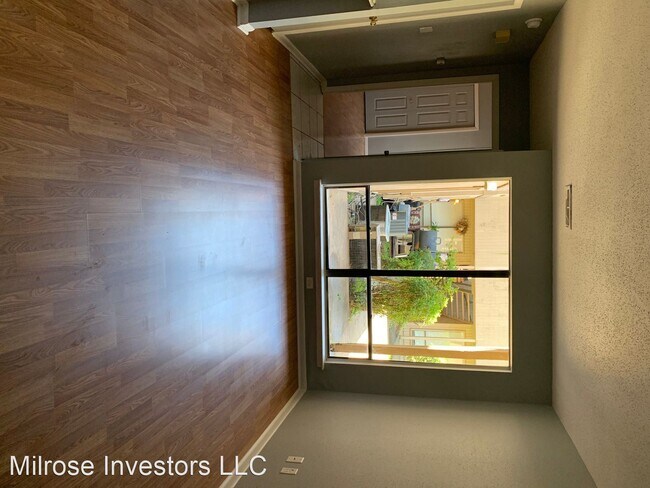 Building Photo - 300 S Hospital Dr