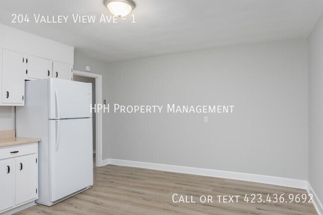 Building Photo - 204 Valley View Ave