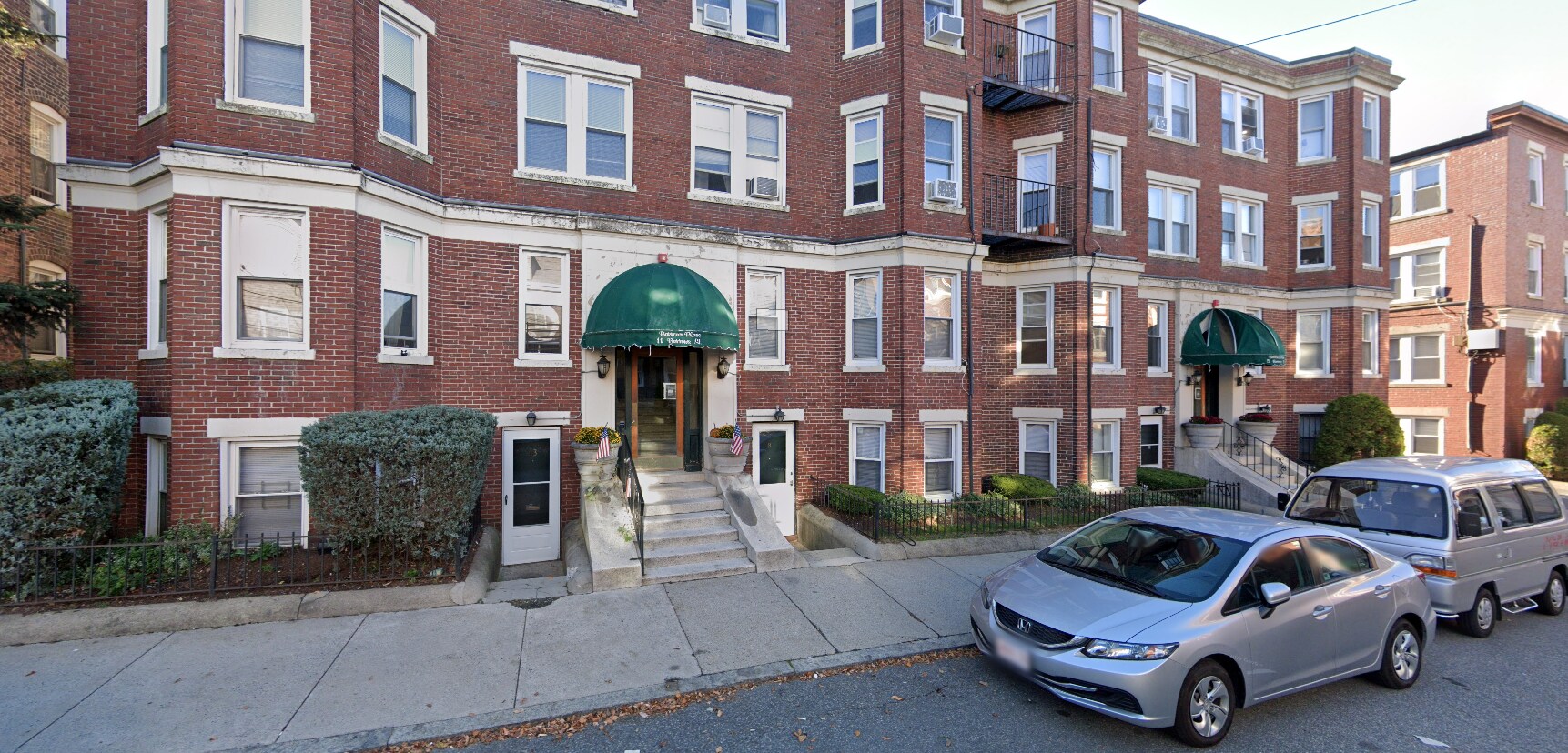 Building Photo - 11 Barrows St