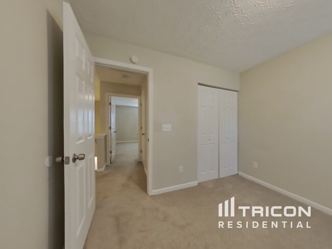 Building Photo - 264 Silver Ridge Dr