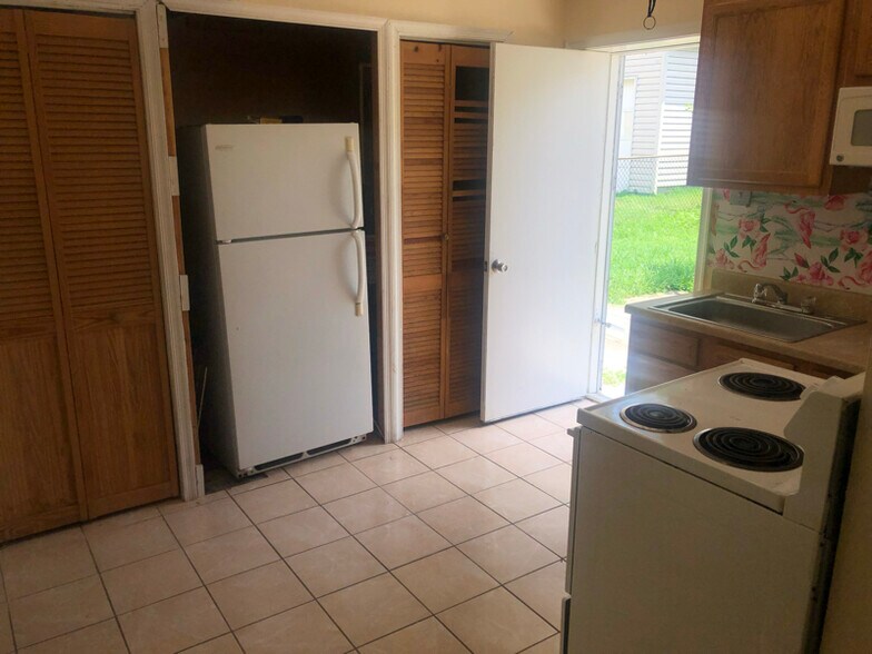 Building Photo - 14 Highland Rd