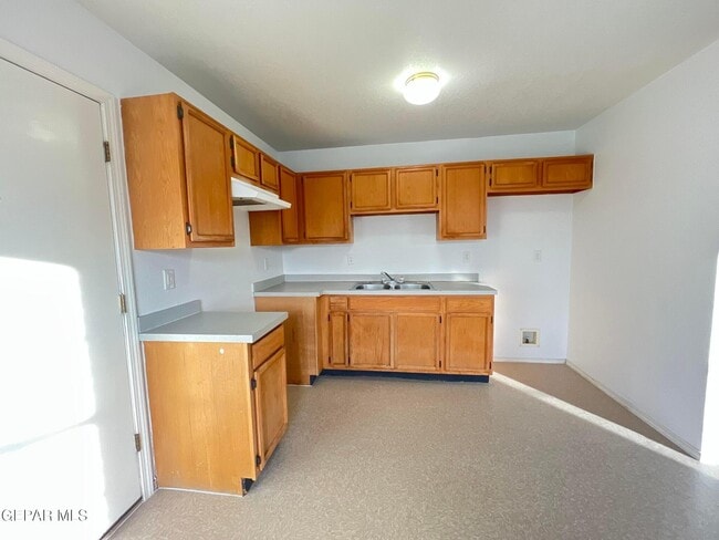 Building Photo - 3500 Tierra Zafiro Dr