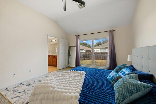 Building Photo - 221 Stone Crest Blvd