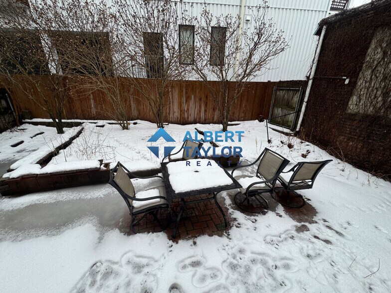 Building Photo - 58 Medford St