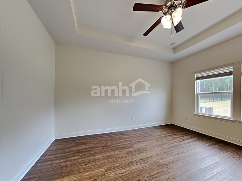 Building Photo - 917 Sunny Stroll Dr