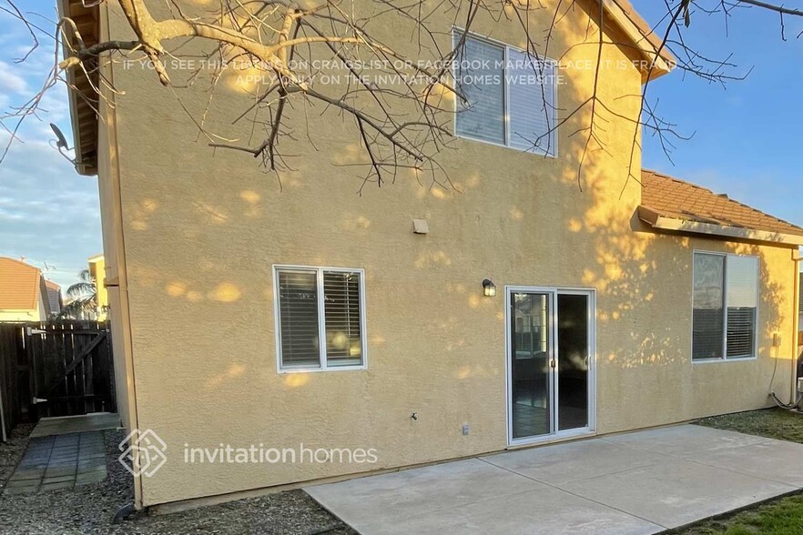 Building Photo - 2052 Amber Fields Way