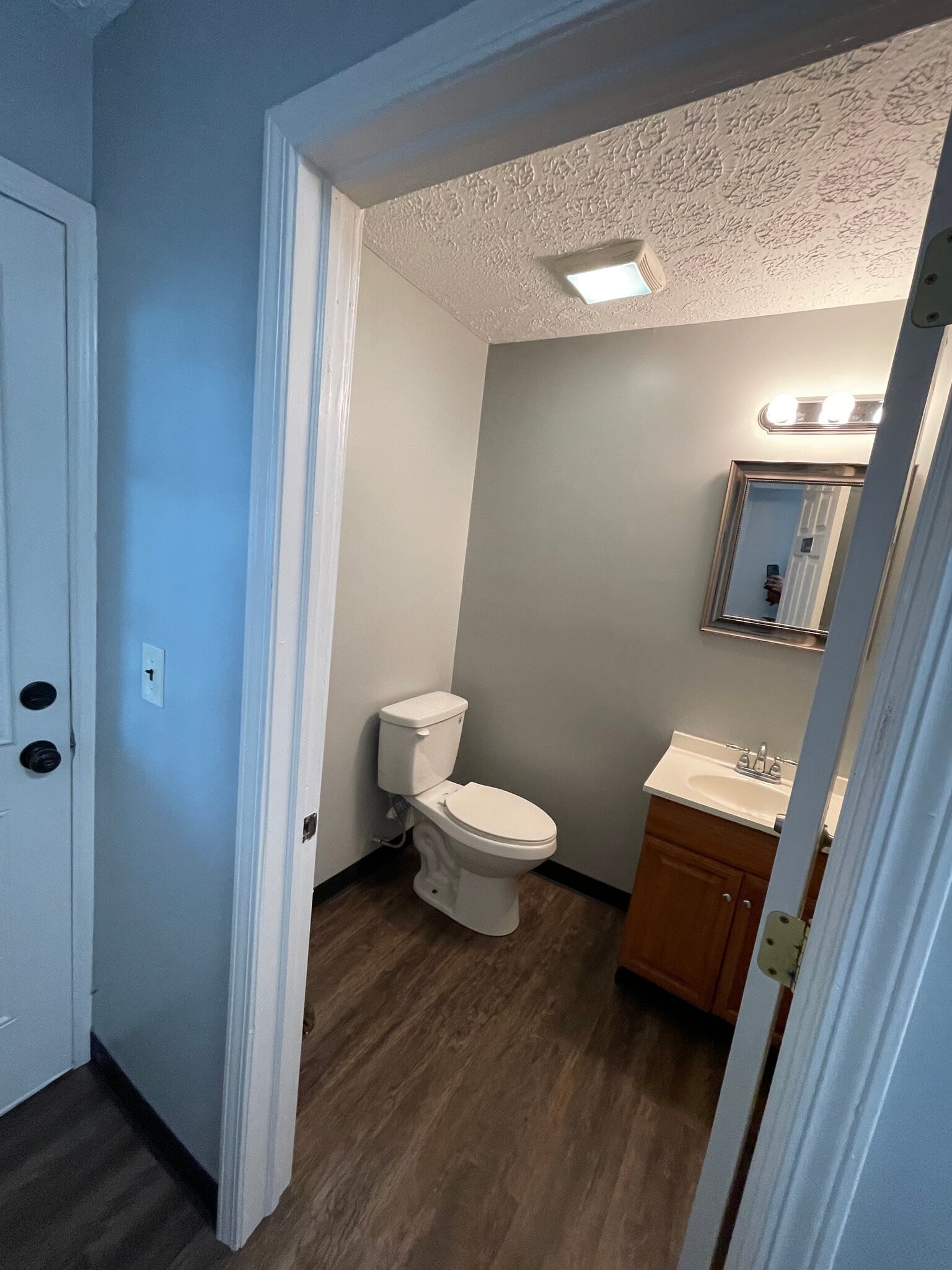 Building Photo - 225 1/2 S Main St