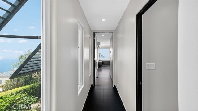 Building Photo - 855 Santa Ana St
