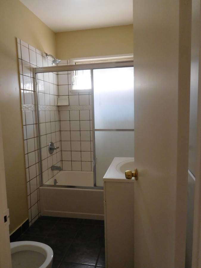 Building Photo - 455 W Elk Ave