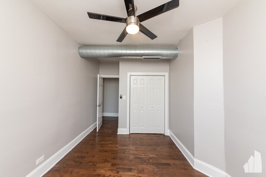 Building Photo - 623 E Groveland Park