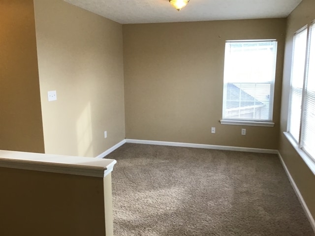 Building Photo - 942 Sheets Ct