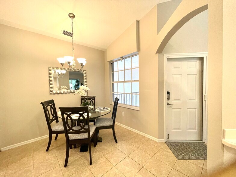 Building Photo - 8125 Celeste Dr