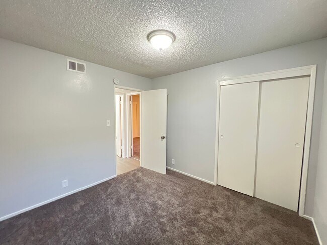 Building Photo - 2624 Loch Ness Ct