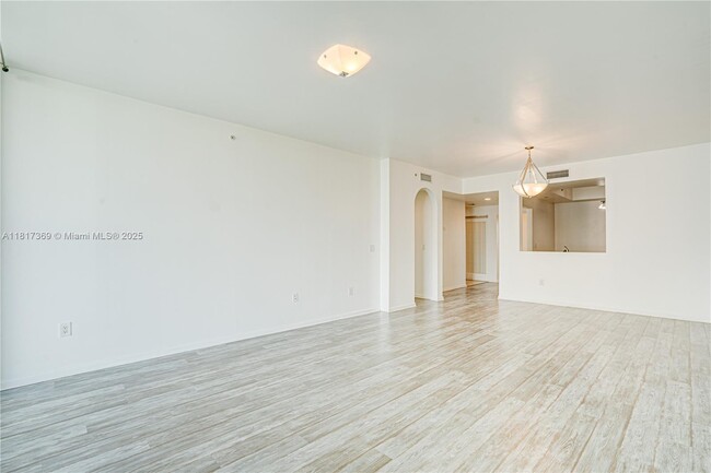 Building Photo - 3340 NE 190th St