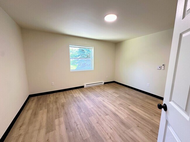 Building Photo - 1201-1203 Atrium Ct