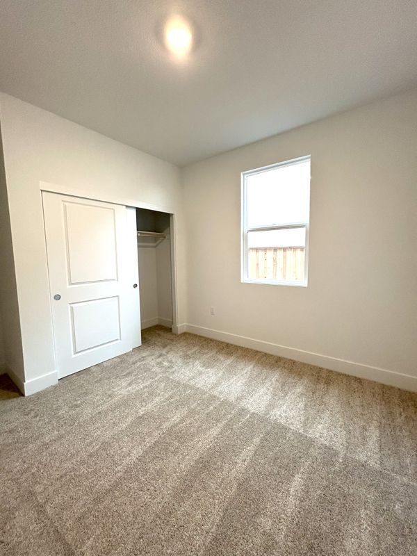 Building Photo - 2216 Greenhorn Rd