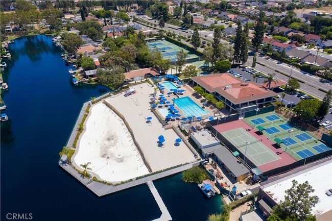 Building Photo - 24585 Overlake